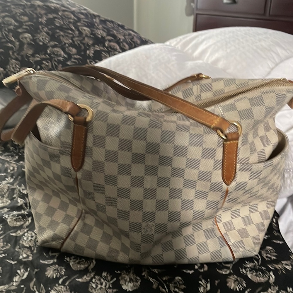 Louis Vuitton Damier Azur Bag this bag is larger than the neverfull!
